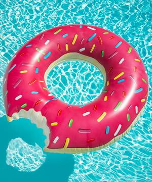 strawberry-donut-pool-float.jpg