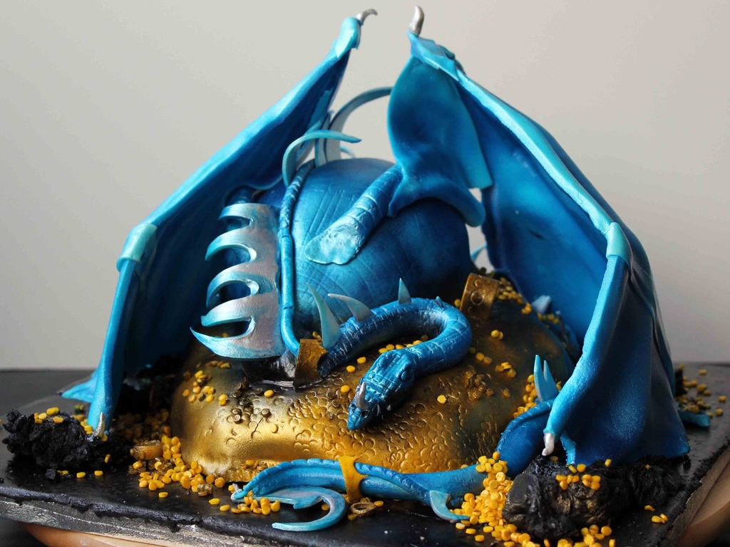 1024x768_886558DtRP_blue-dragon-cake.jpg